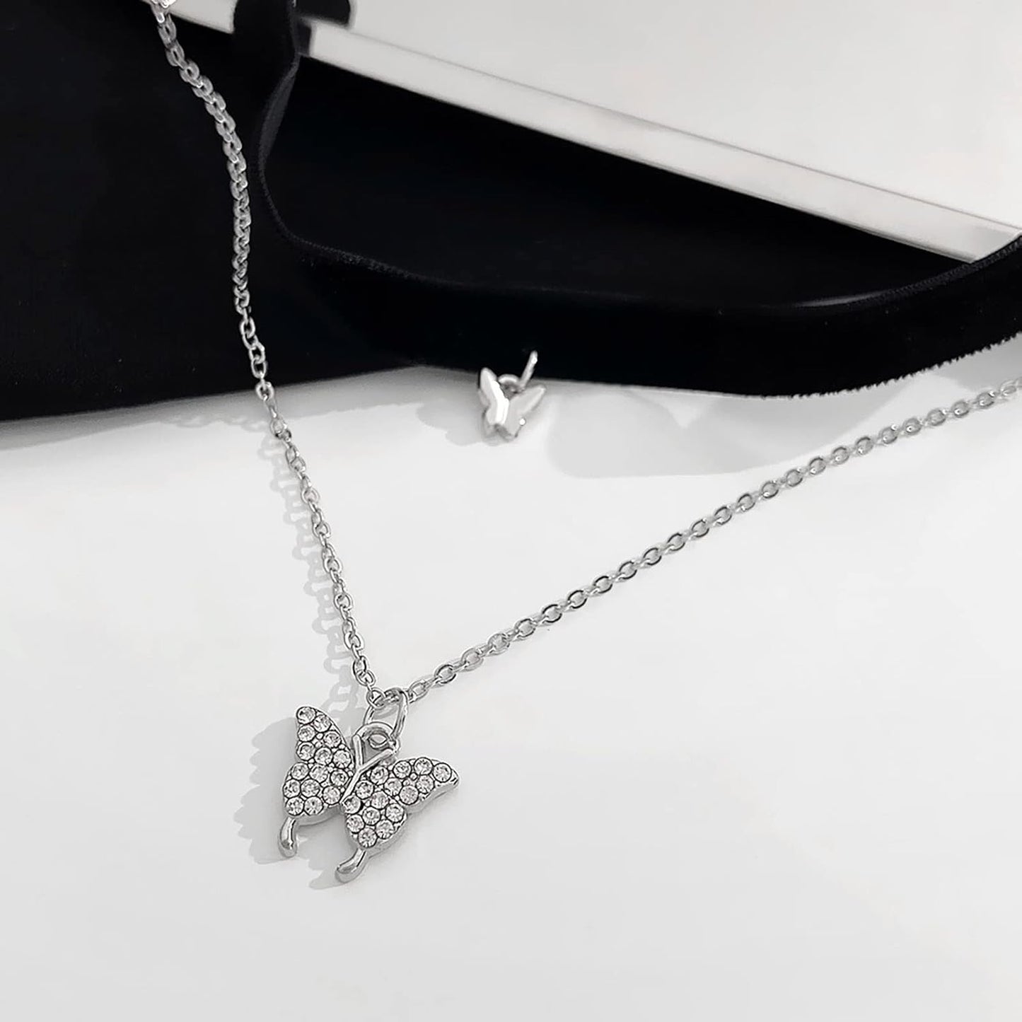 Vintage Black Choker Necklace Chain Goth Leather Choker Butterfly Pendant Necklace Velvet Choker Punk Necklace Rock Statement Butterfly Necklace Charm Jewelry Gift for Women and Girls