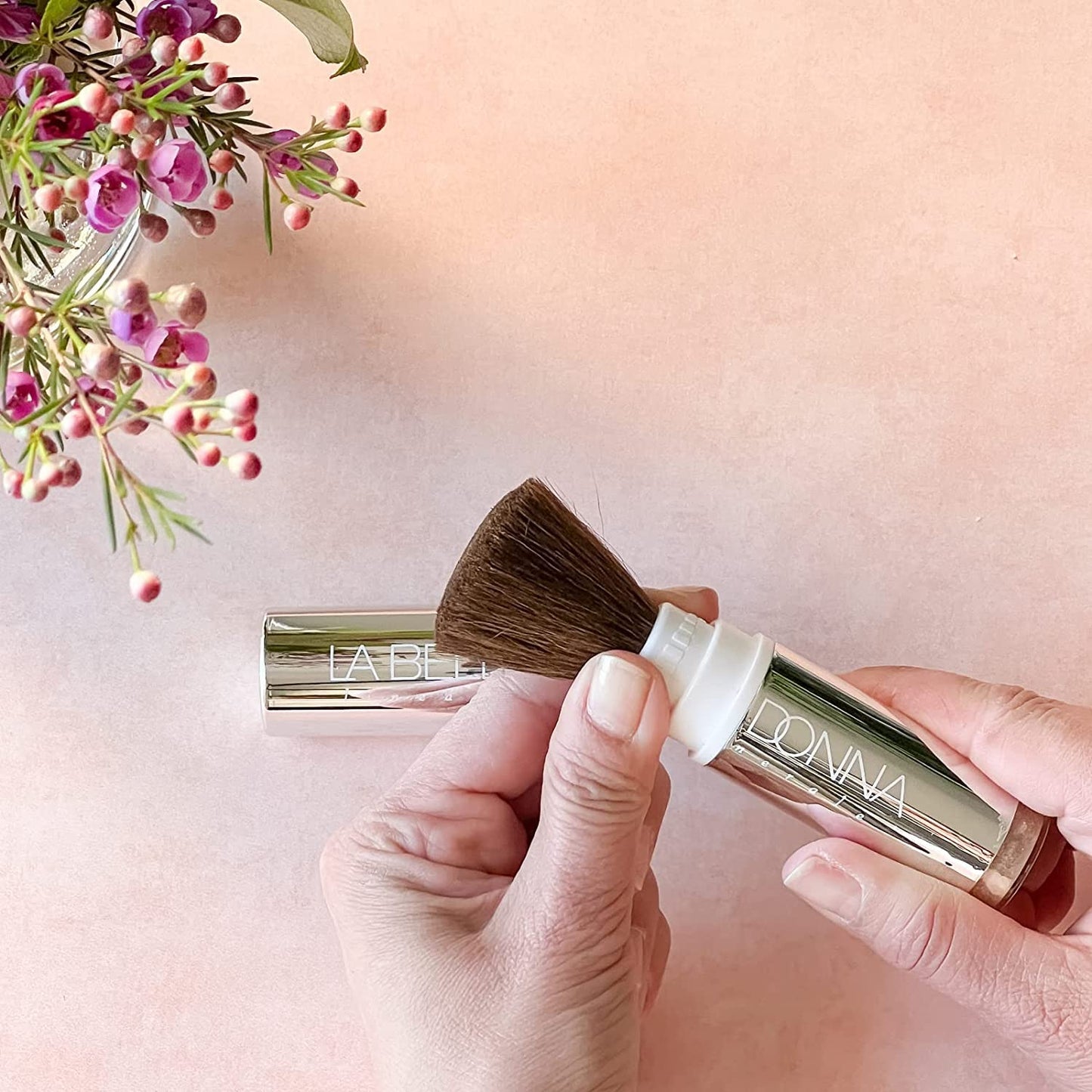 Minerals on the Go - (Dispensing Brush w/Loose Foundation) in Peche